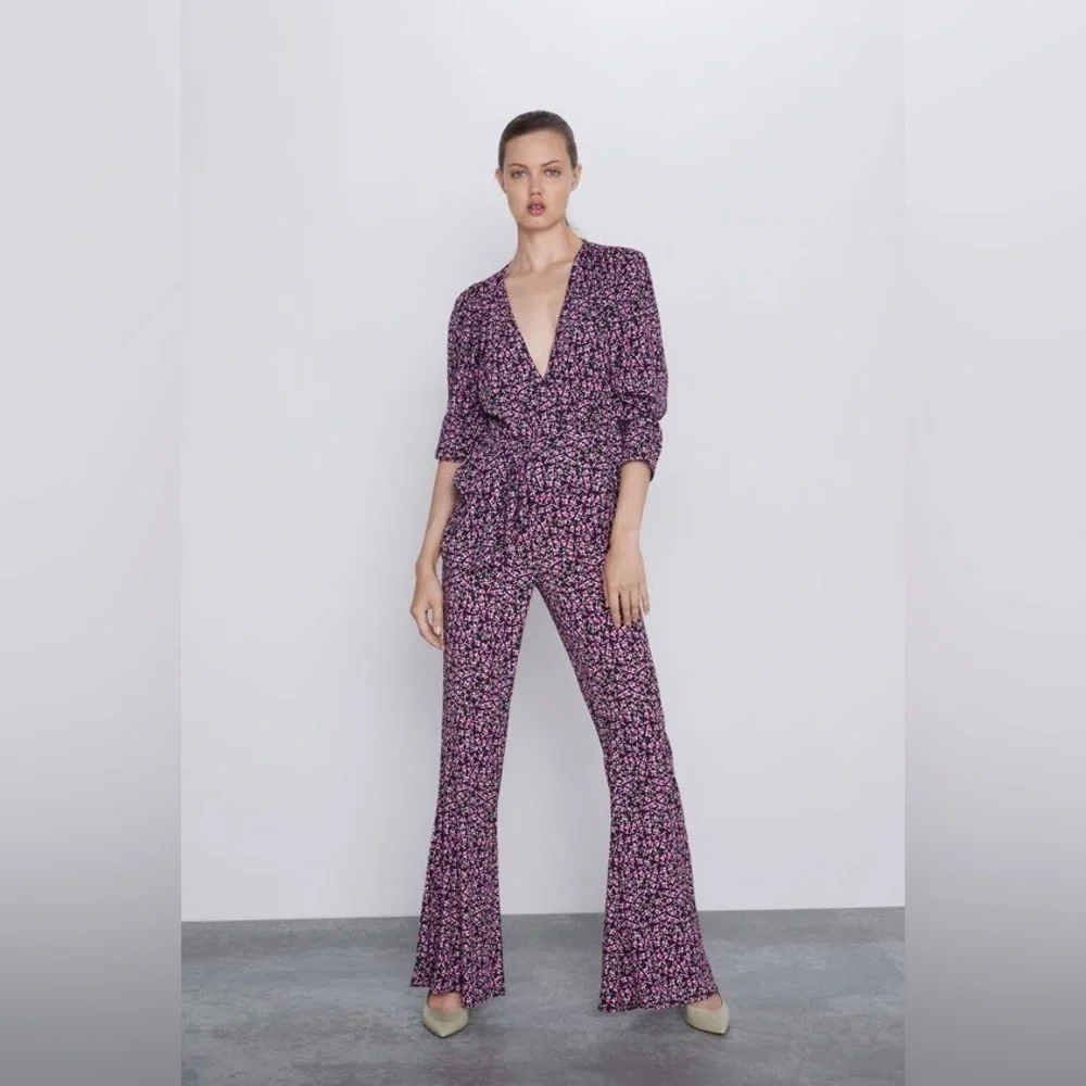 Zara Floral Blouse Women’s Medium Black‎ Pink Purple Ruffle Asymmetrical - Picture 2 of 11